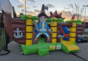 Pirat Hüpfburg